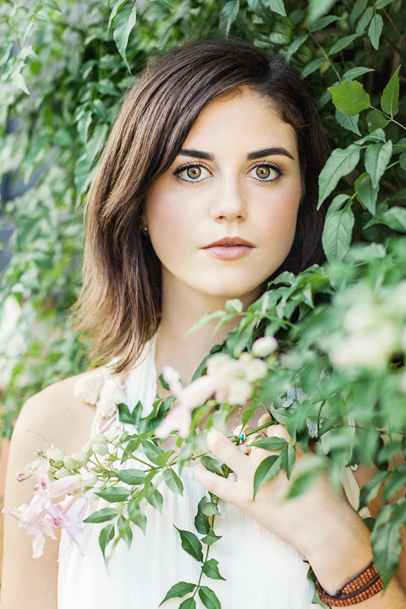 Portraits with greenery by Kaitlin Scott Photography