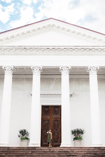 Charleston historic church building with pillars, portraits by Kaitlin Scott Photography