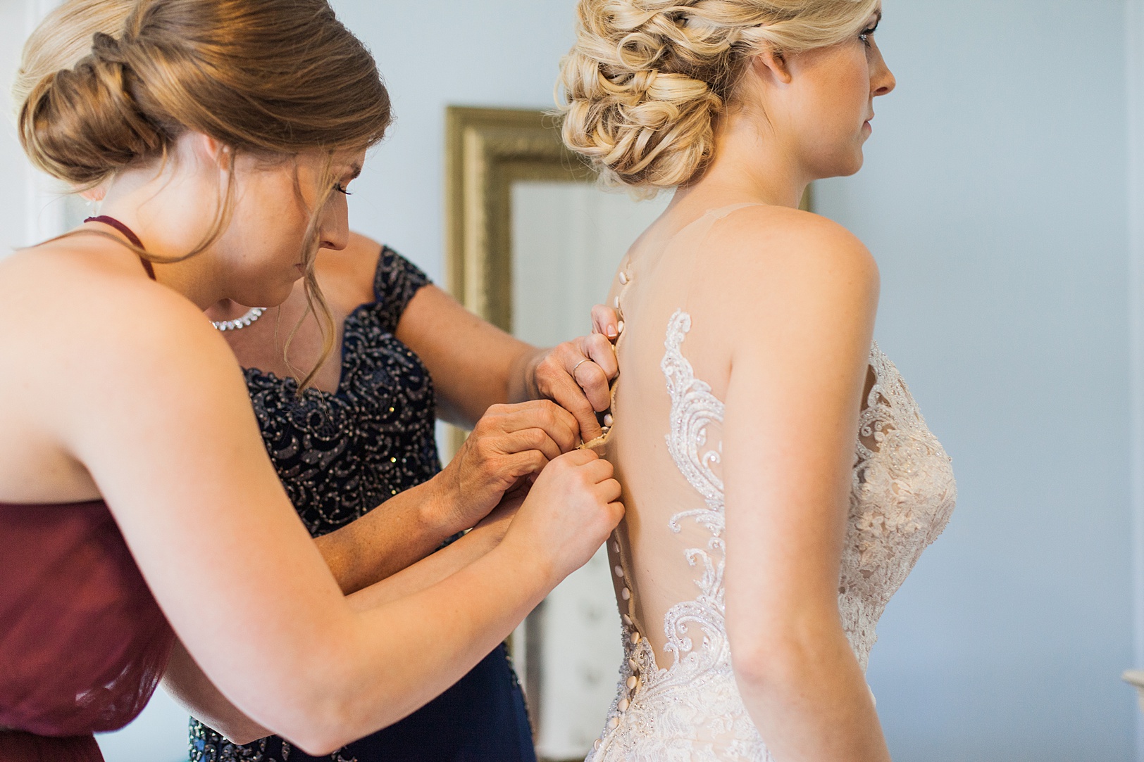 Bride Getting Ready Photos | Kaitlin Scott Photography