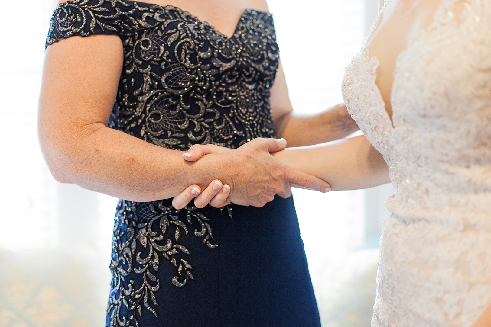 Mother of Bride and Bride | Kaitlin Scott Photography