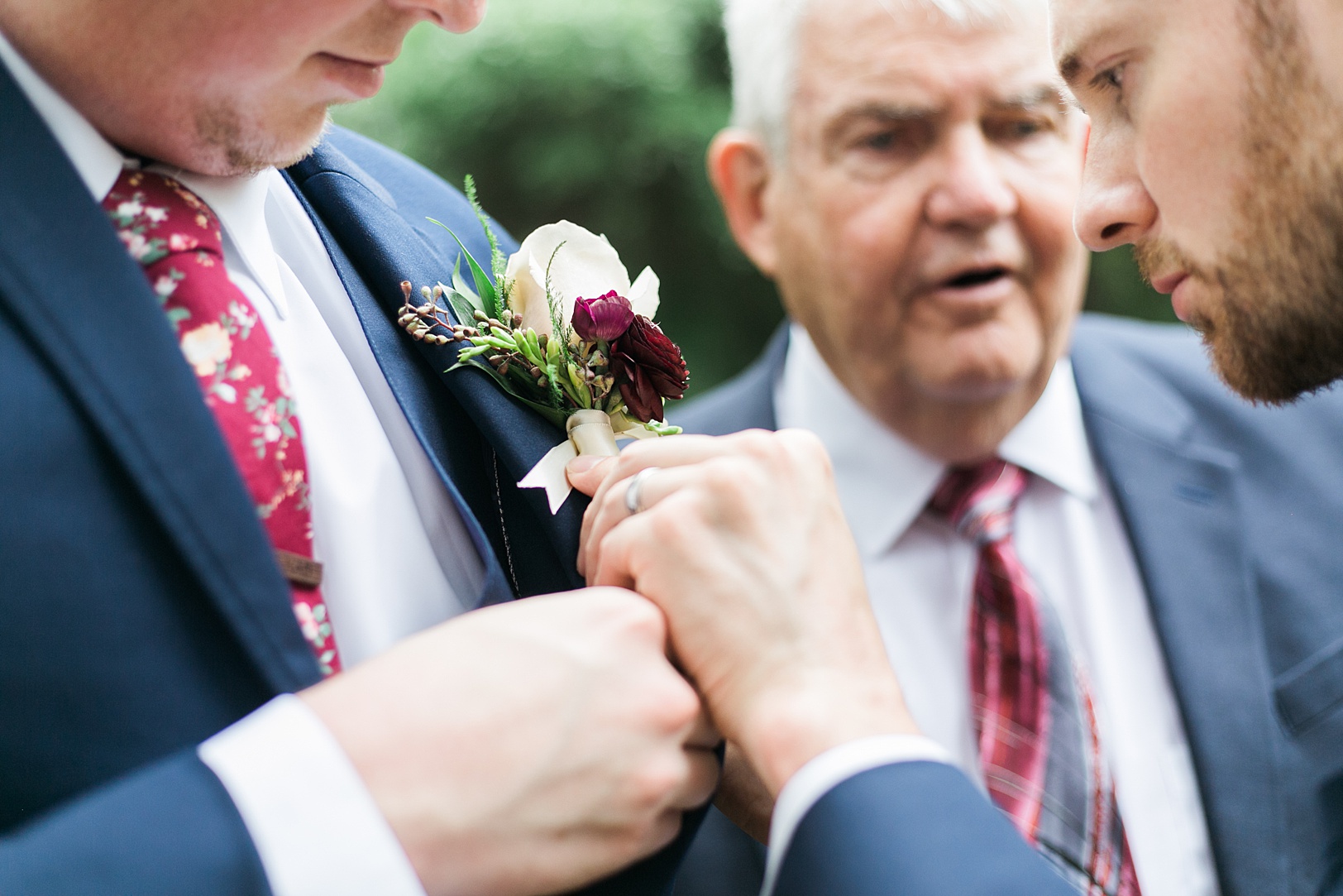 Groom Boutonniere Getting Ready | Kaitlin Scott Photography