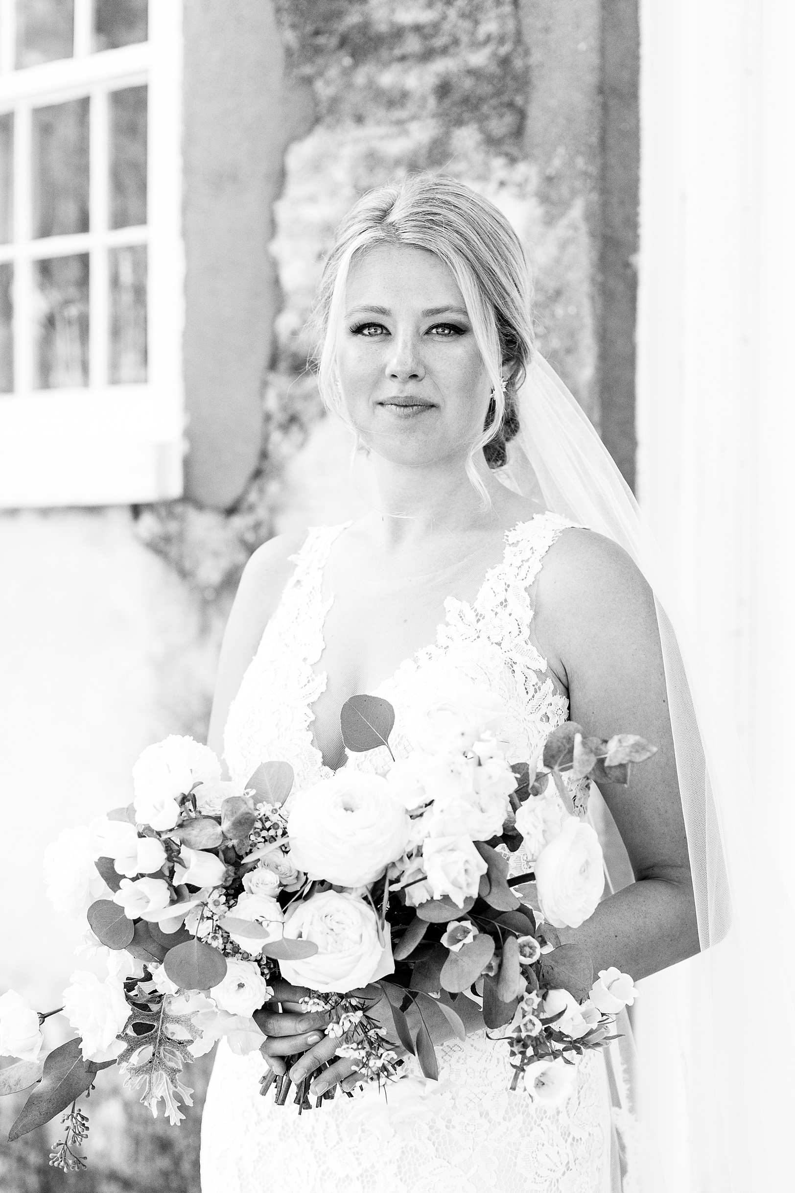 BW Bridal Portraits in Charleston, SC by Kaitlin Scott Photography