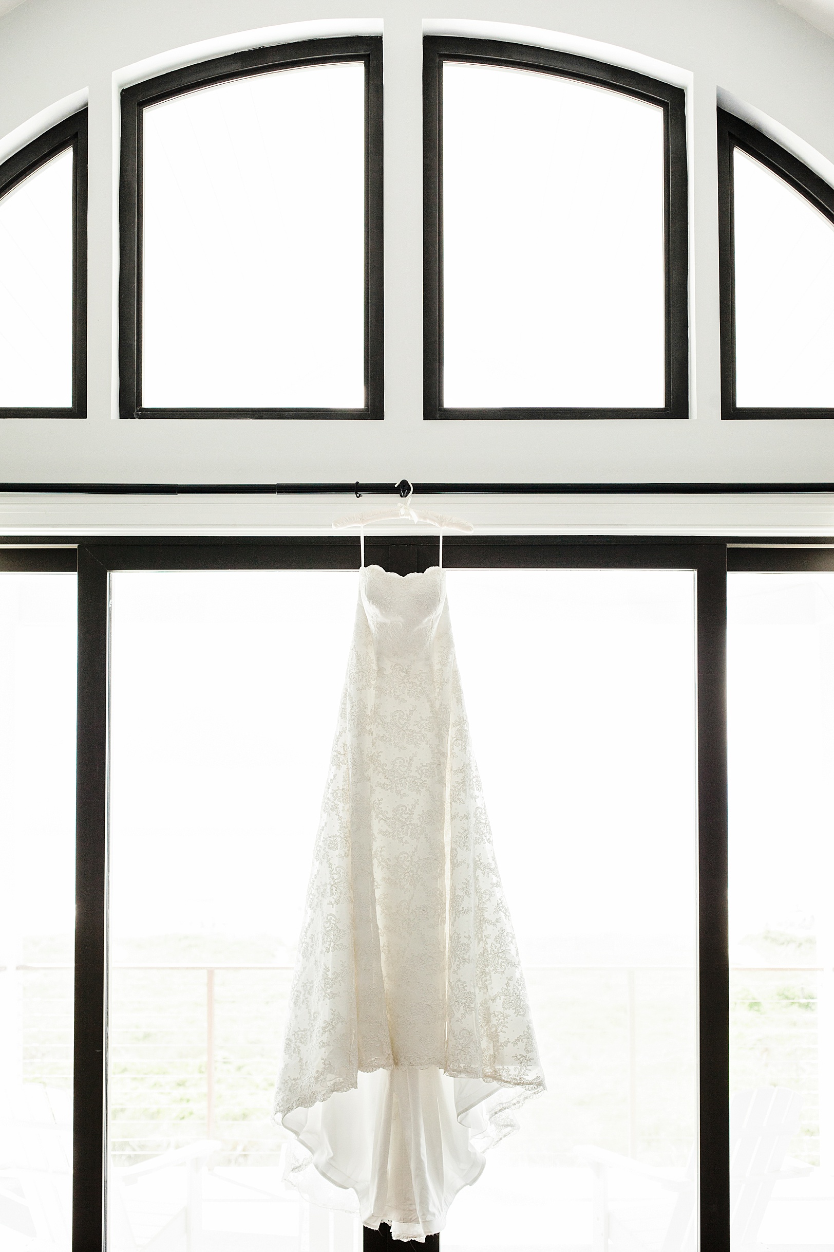 Wedding Dress Photo | Kaitlin Scott Photography