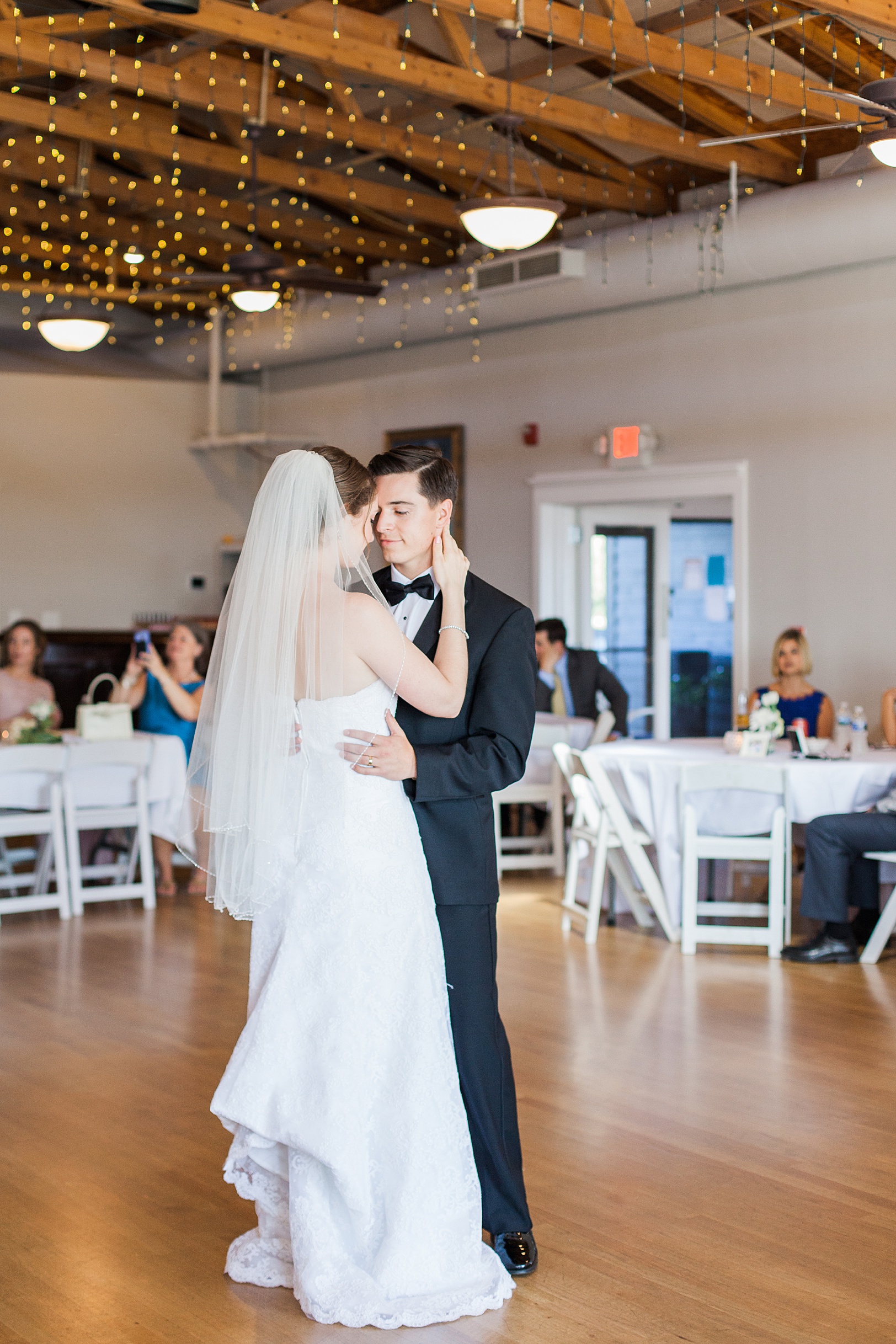Charleston Yacht Club Bride and Groom First Dance | Kaitlin Scott Photography