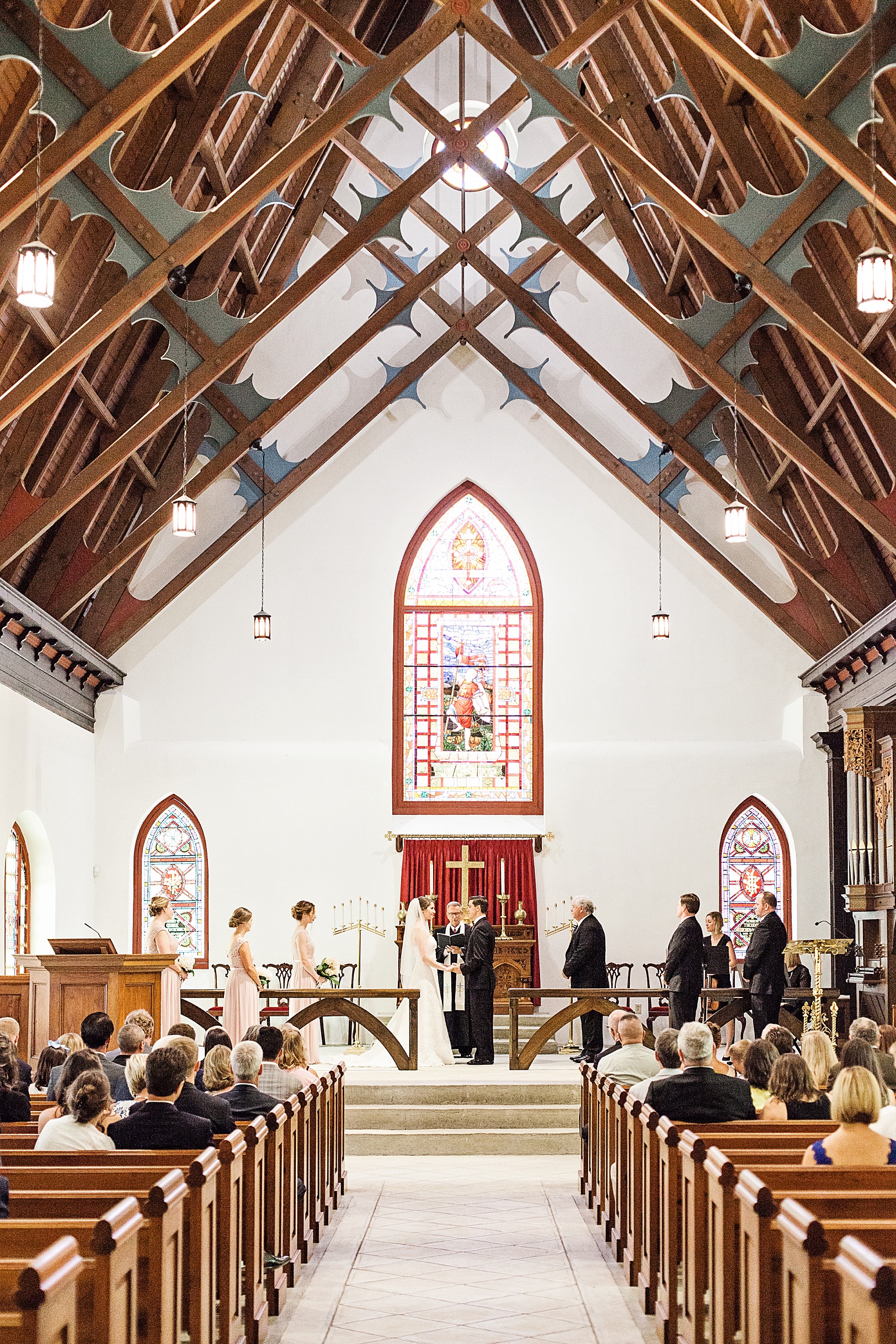Charleston Wedding Ceremony at St. Luke's Chapel | Kaitlin Scott Photography