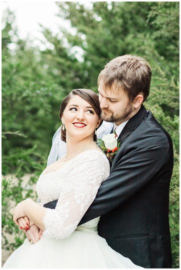 Laughing Bride and Groom Portraits for Christmas Wedding | Charleston Photographer Kaitlin Scott Photography