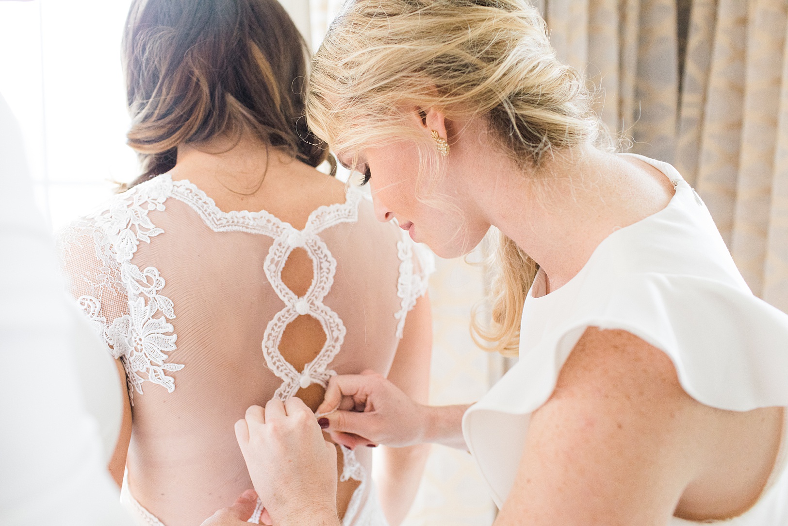 Back of Wedding Dress, unique button fastenings | Kaitlin Scott Photography