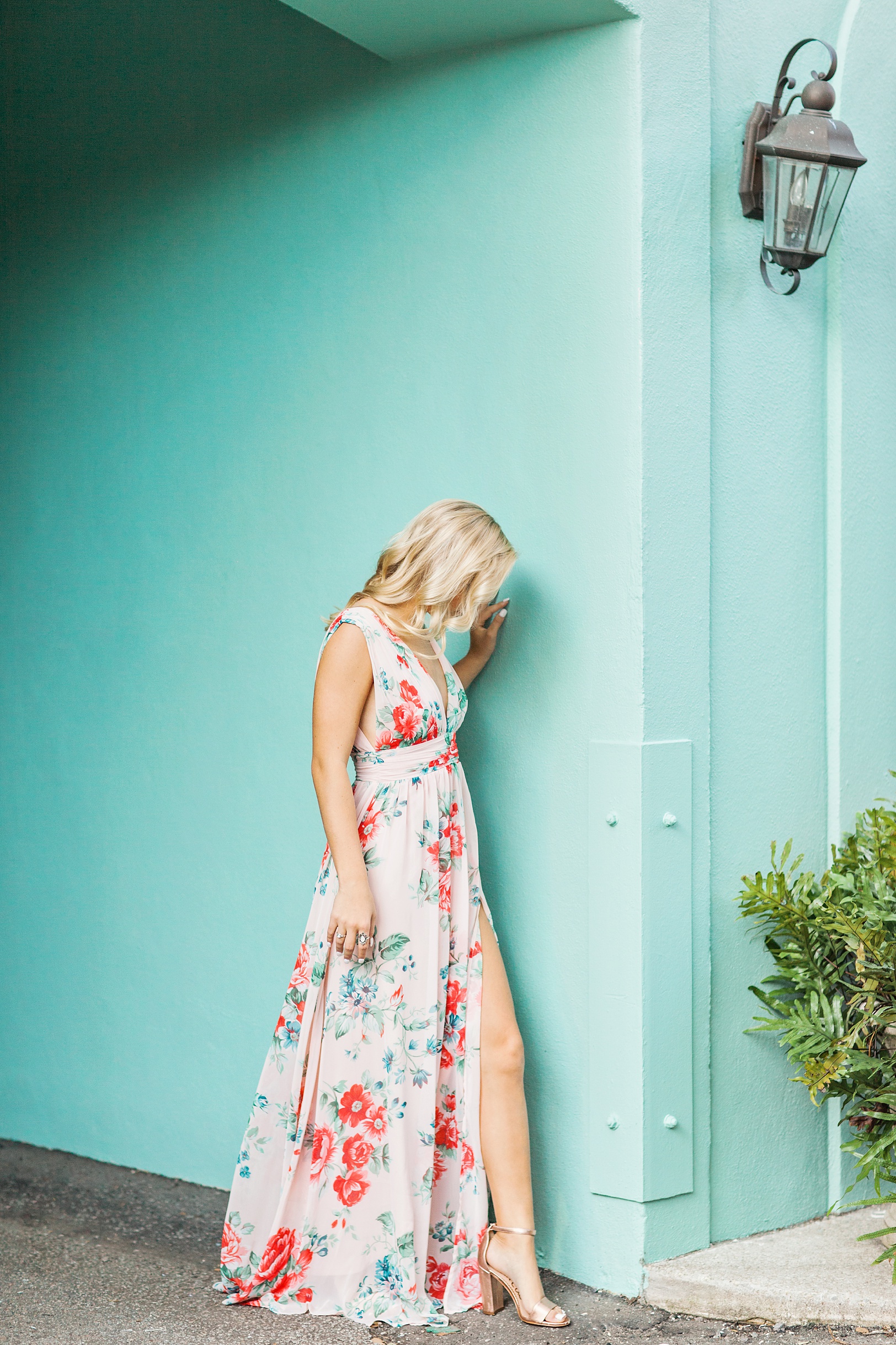 Charleston Turquoise Historic Home | Senior Pictures by Kaitlin Scott