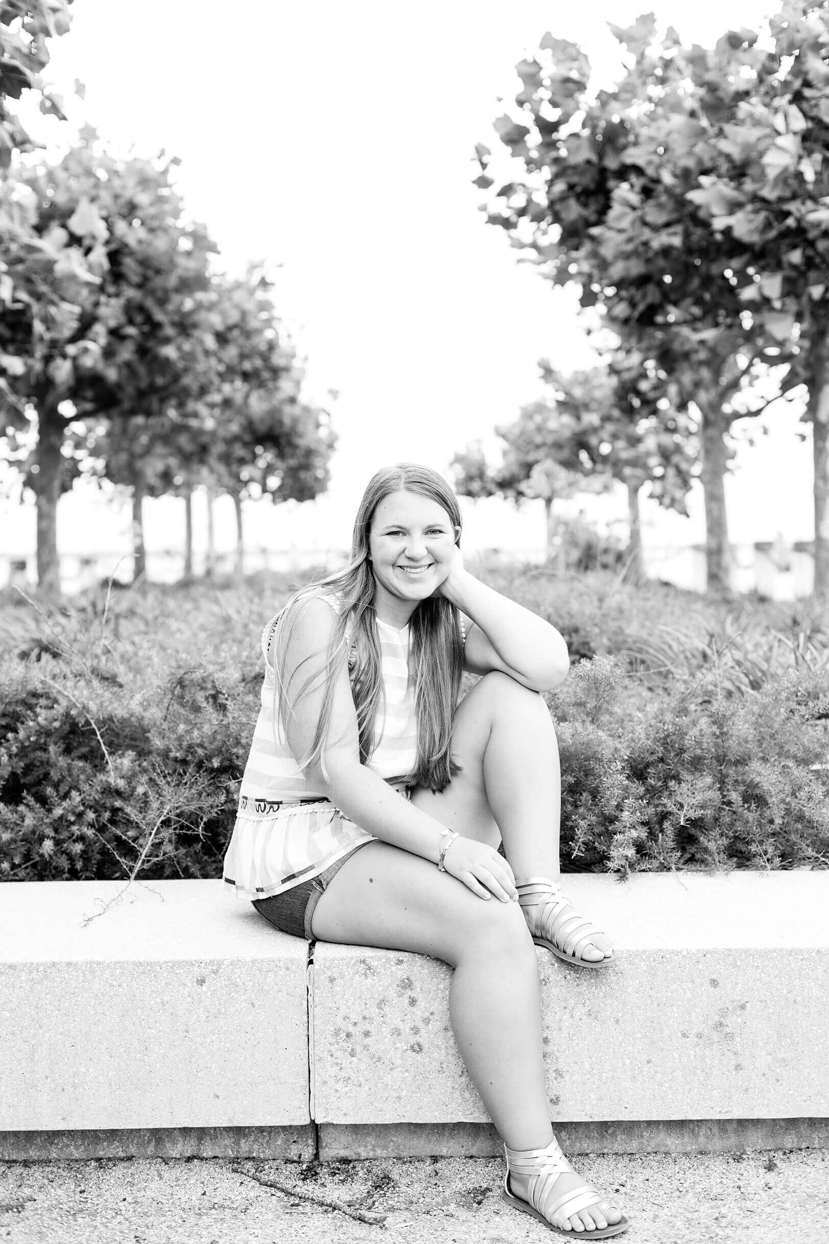 BW Outdoor Senior Photography in park