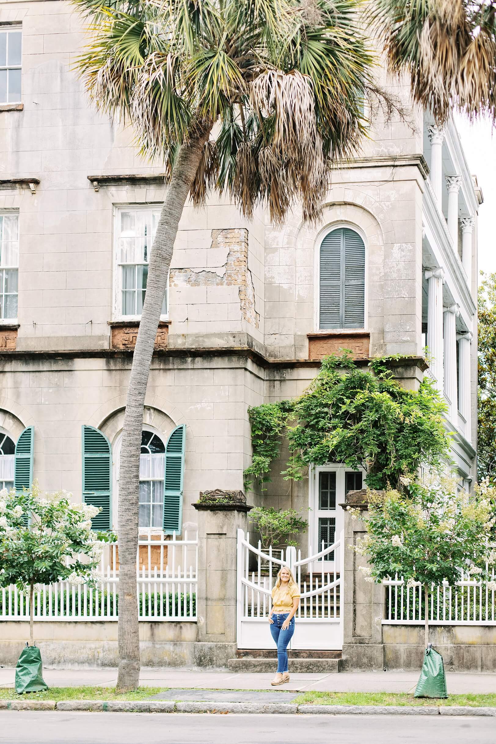 Historic Charleston Homes with palmetto | Kaitlin Scott Photography