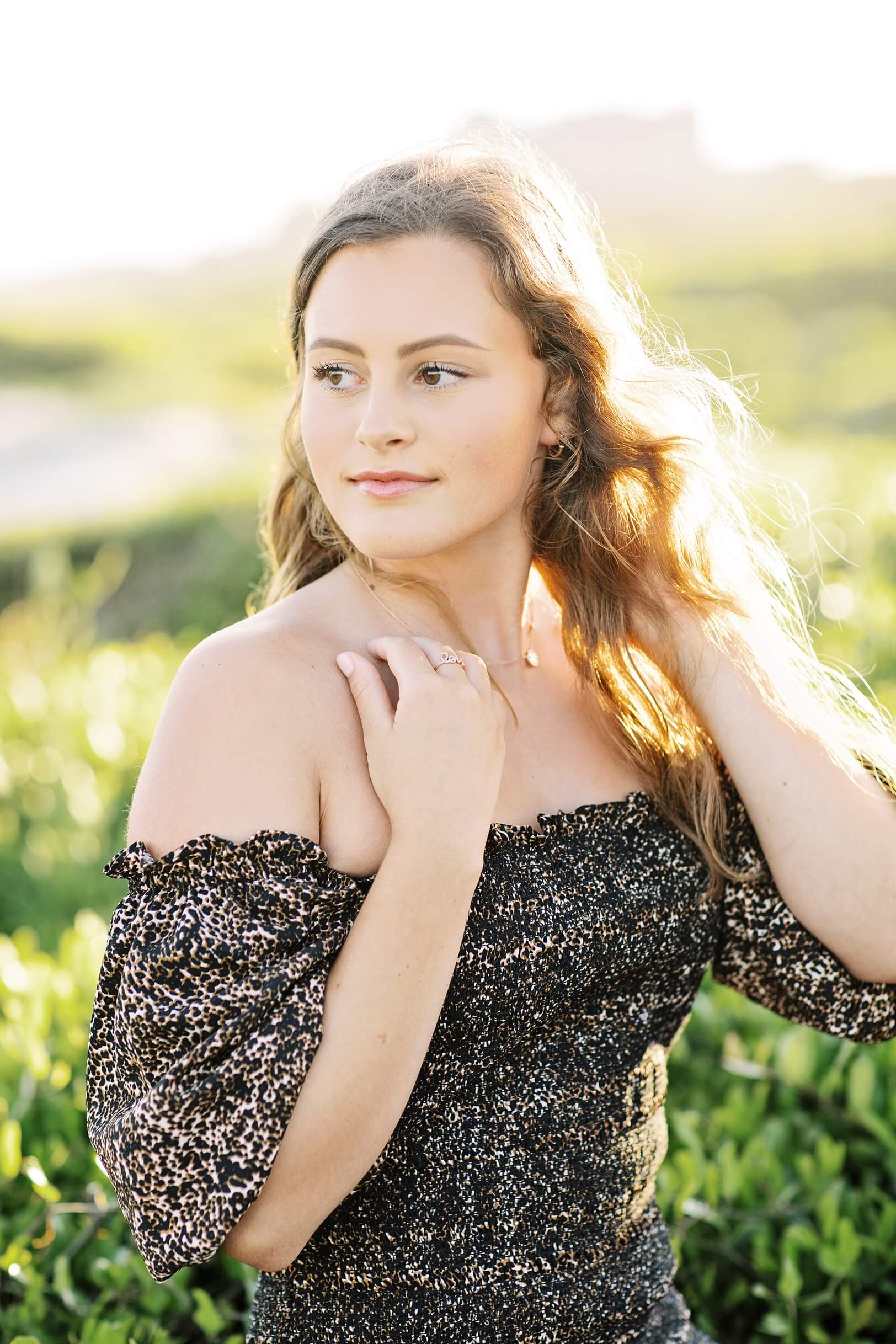 Bright and airy senior pictures on beach by Kaitlin Scott Photography