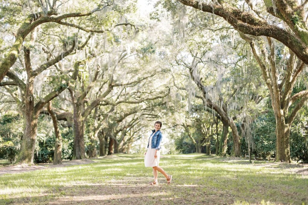 Legare Waring House oak tree senior shoot | Charleston photographer