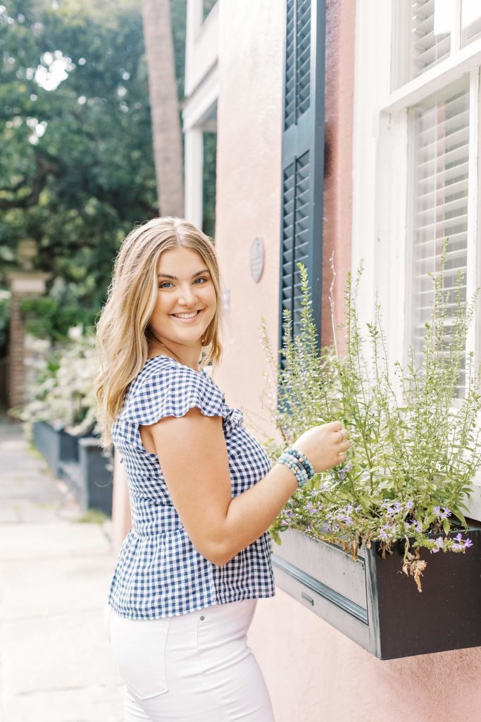 Charleston Windowboxes Pastel Senior Shoot | Kaitlin Scott