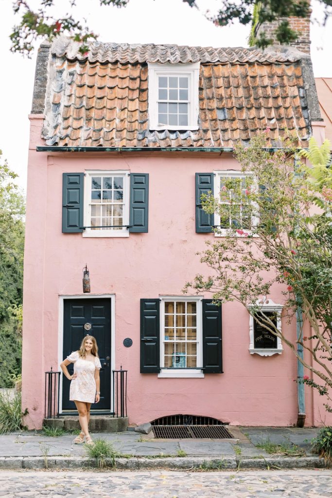 The Pink House in Charleston | Senior Photographer Kaitlin Scott