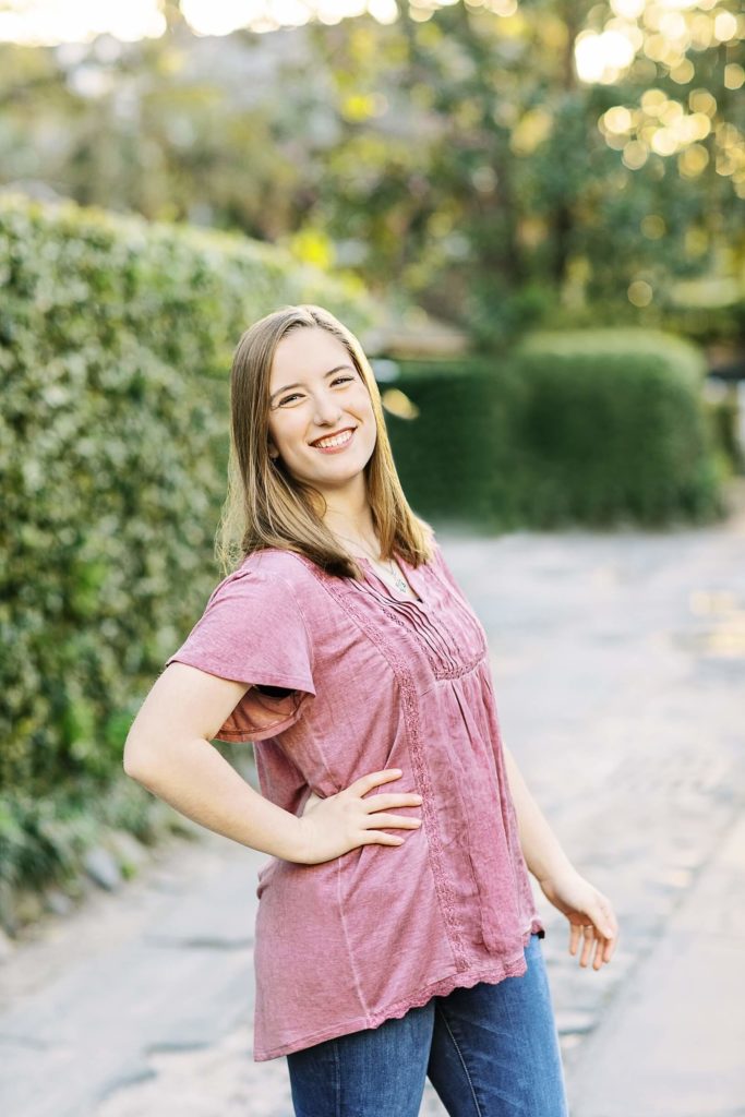 Casual Senior Outfits for Charleston Portraits | Kaitlin Scott Photography