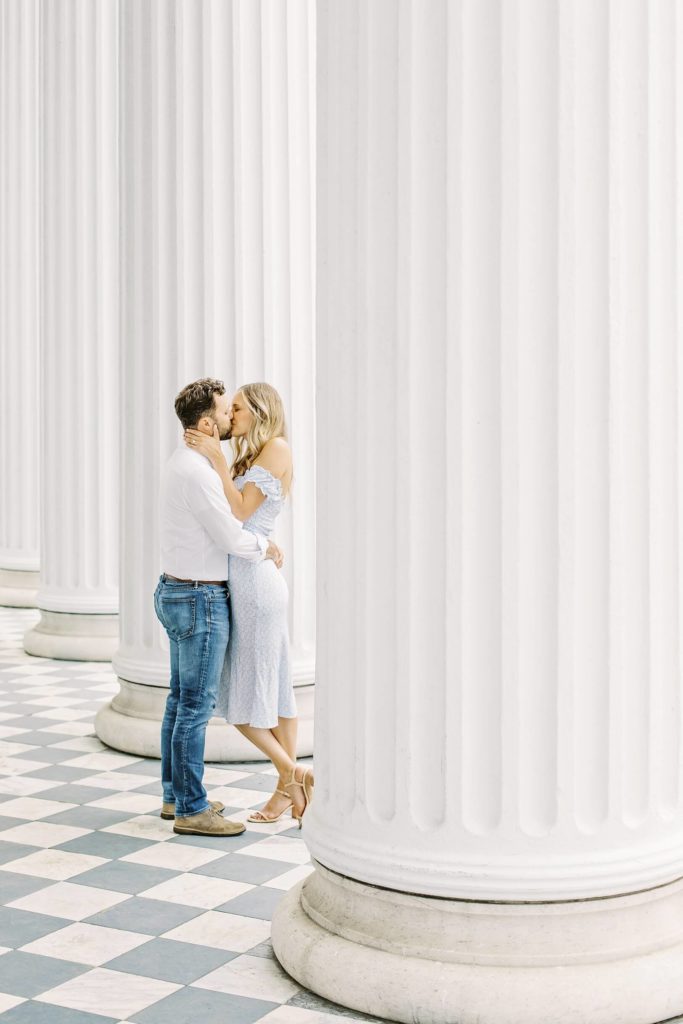 Charleston columns, couple kissing, Kaitlin Scott Photography